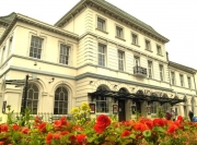 Queen's Theatre